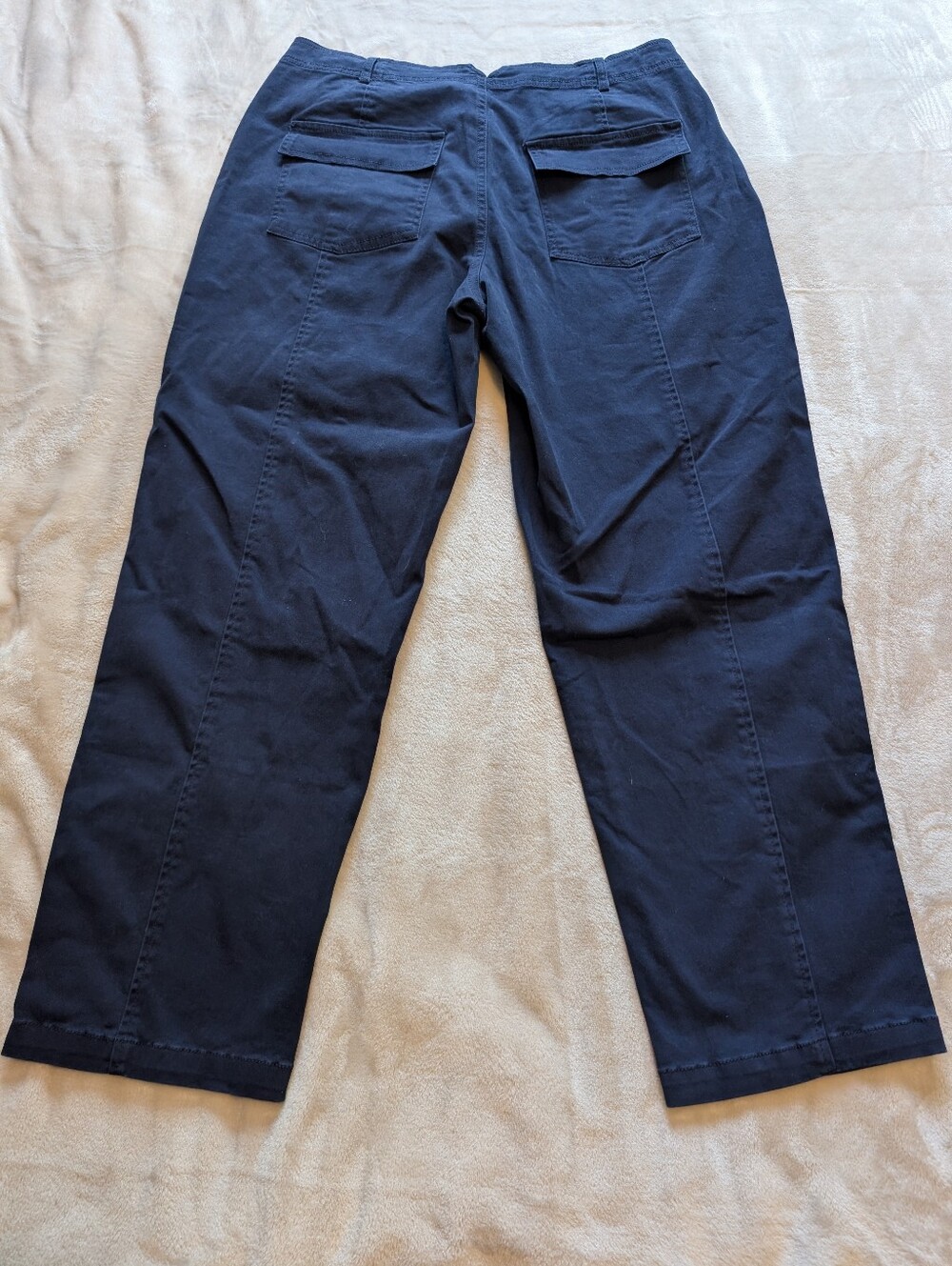 Flamingals Solid Stitch Detail Mid Waist Barrel Leg Crop Pants NWT Medium - Picture 5 of 8